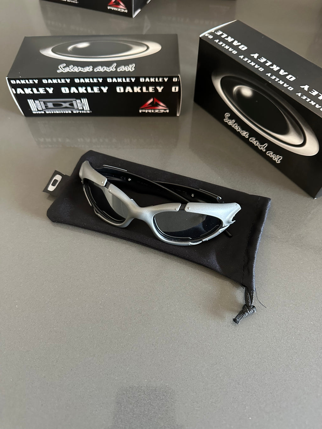 Oakley Plate Grey